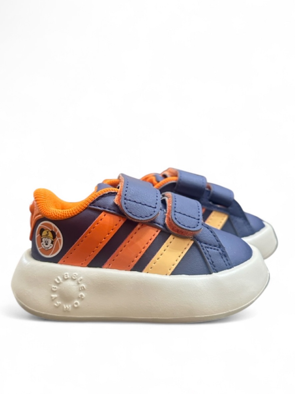 adidas x Disney Mickey Mouse Grand Court Shoes Size US 4 Kids (NEW)